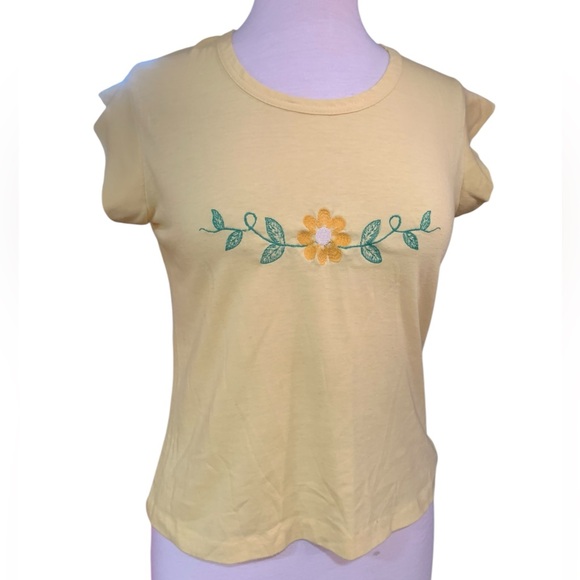 Tops - Vintage 70’s era baby doll tee size M
